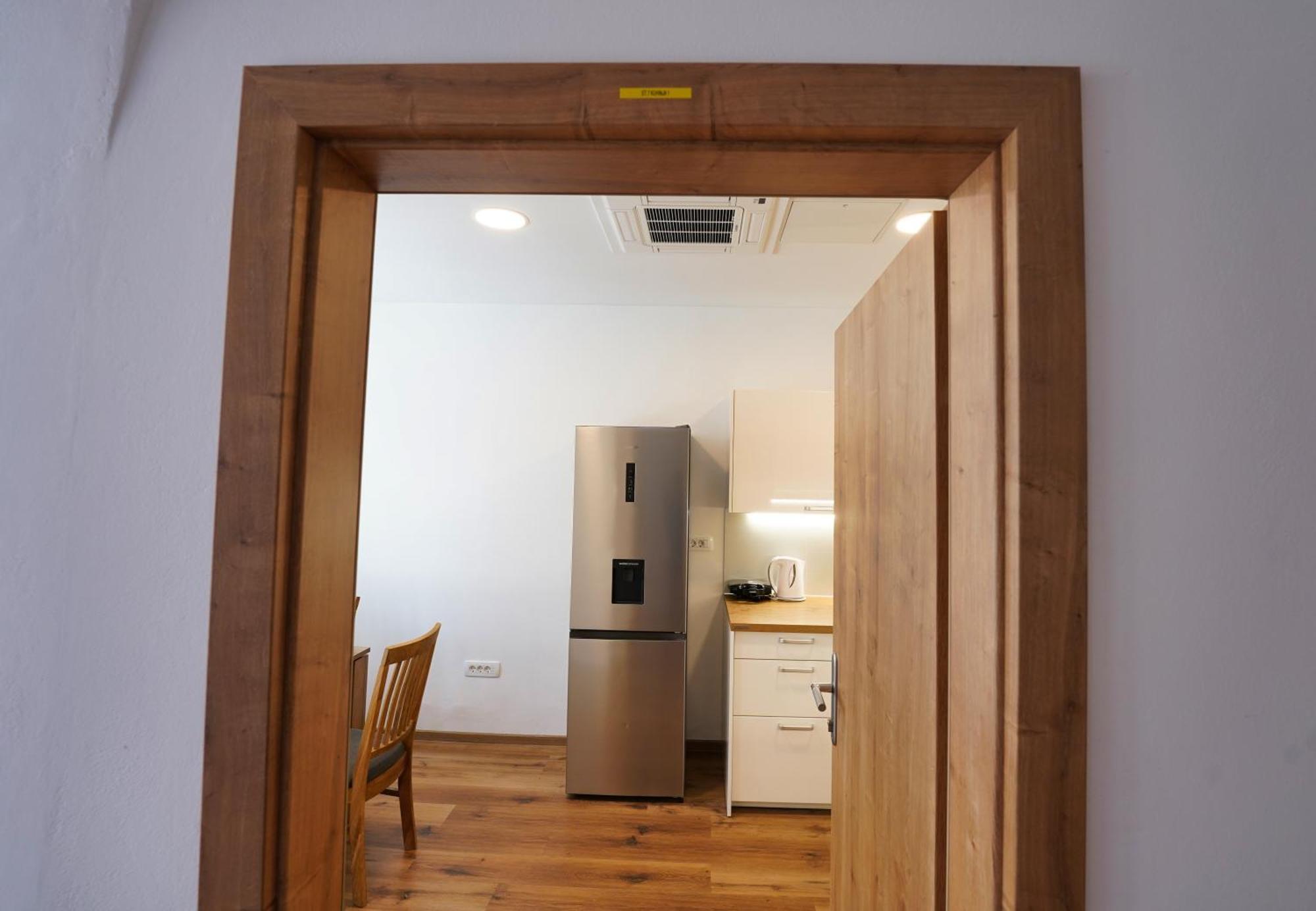 Apartments Metro 7 ลูบลิยานา ภายนอก รูปภาพ
