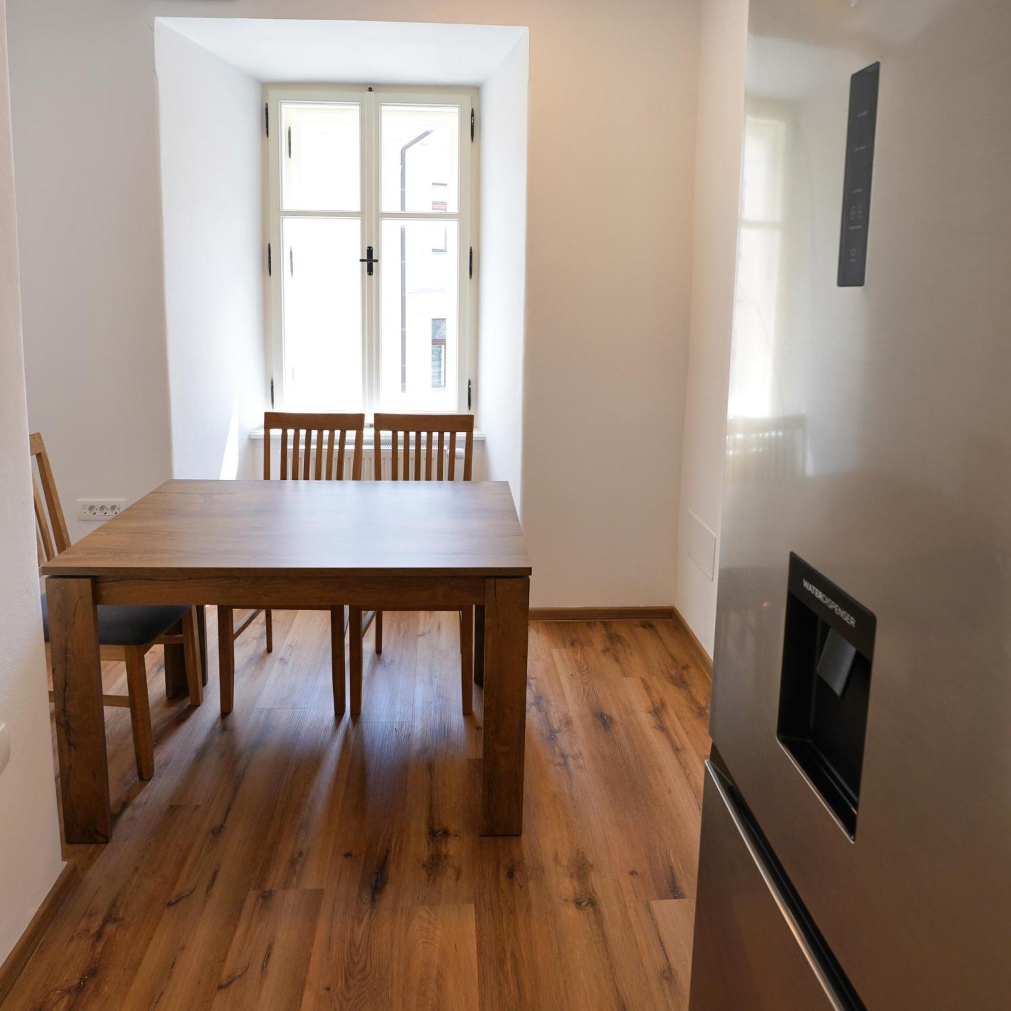 Apartments Metro 7 ลูบลิยานา ภายนอก รูปภาพ